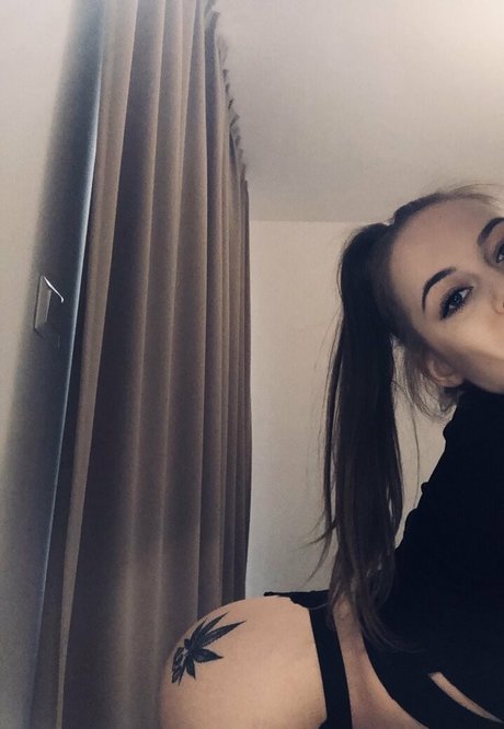 Foto di nudo di fuga di OnlyFans di Ninus Babe