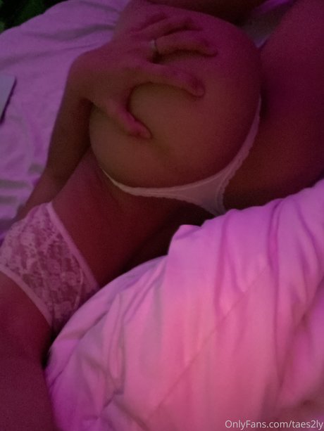 Foto di nudo di fuga di OnlyFans di Ajtaes Taes2ly