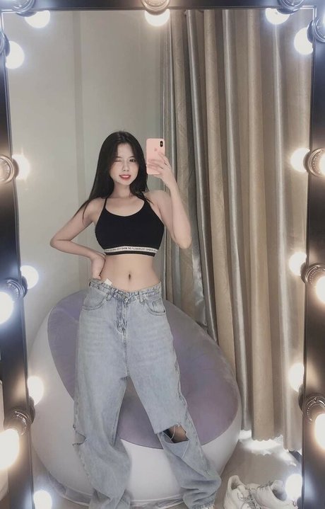 Foto di nudo di fuga di OnlyFans di Yiyi