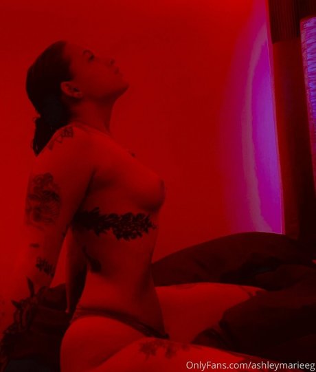 Foto di nudo di fuga di OnlyFans di Ashleymarieeg