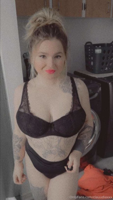 Foto di nudo di fuga di OnlyFans di Claudia Lussier
