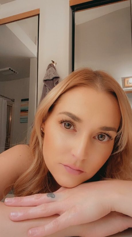 Foto di nudo di fuga di OnlyFans di Nicole