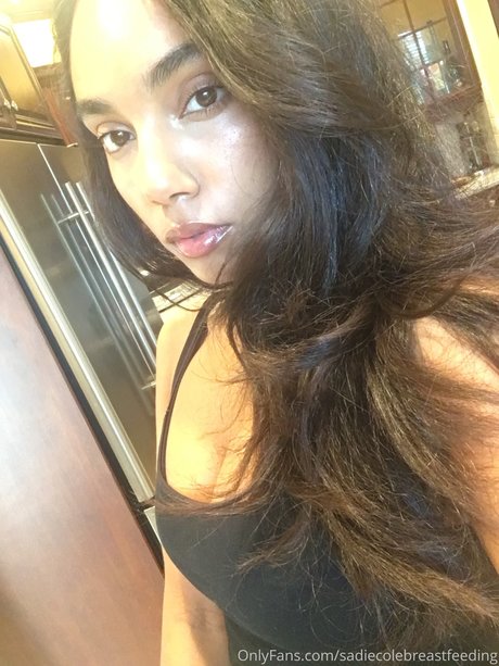 Foto di nudo di fuga di OnlyFans di Sweet Lulu Tv