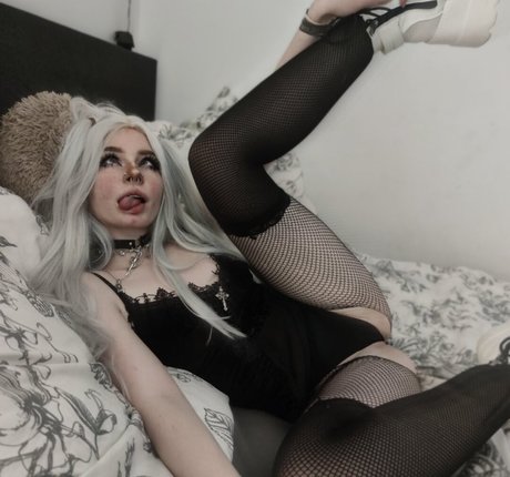 Foto di nudo di fuga di OnlyFans di Anyurvil