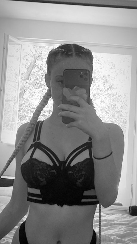 Foto di nudo di fuga di OnlyFans di Elenas Caprice