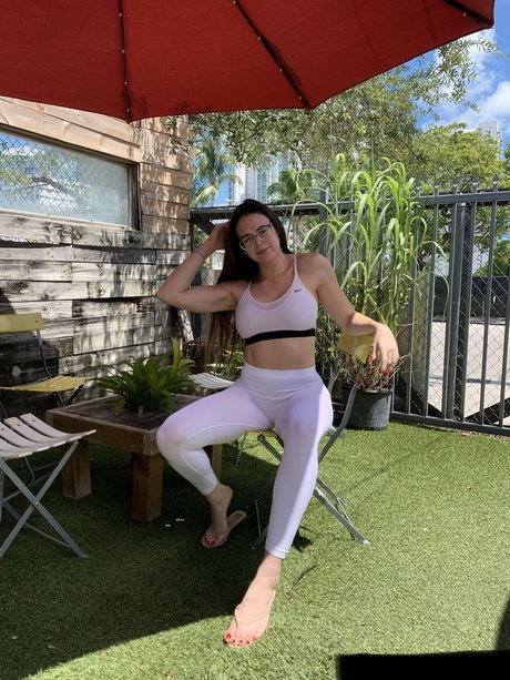 Foto di nudo di fuga di OnlyFans di Rae Lynch