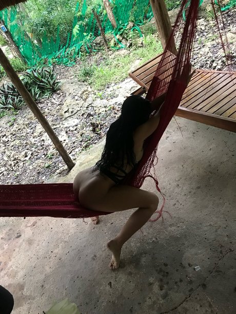 Foto di nudo di fuga di OnlyFans di Risrose