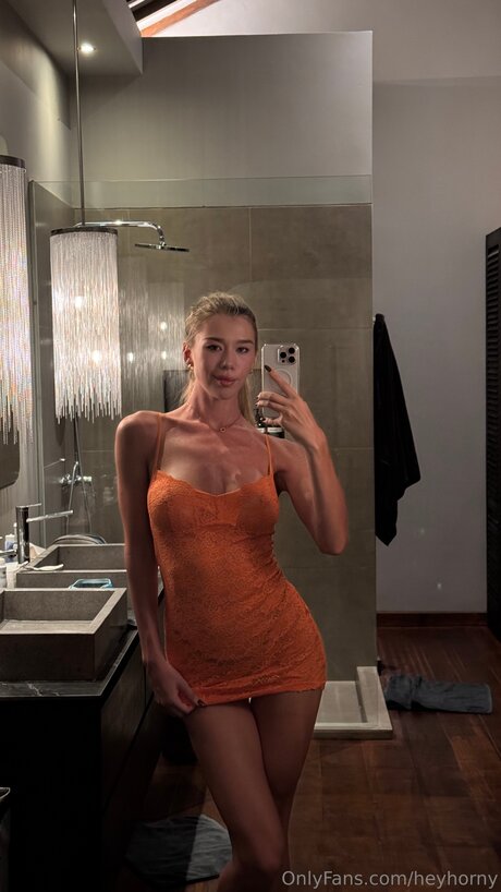 Foto di nudo di fuga di OnlyFans di Heyhorny