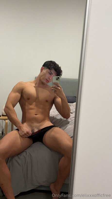 Foto di nudo di fuga di OnlyFans di Elixxxofficfree