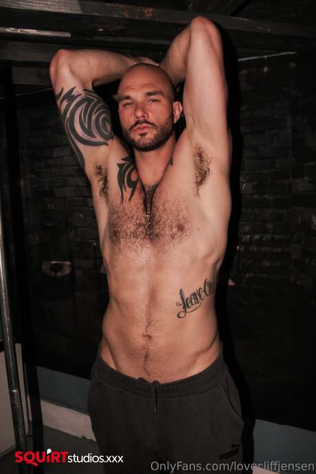 Foto di nudo di fuga di OnlyFans di Lovecliffjensen