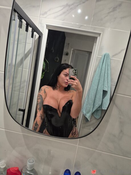 Foto di nudo di fuga di OnlyFans di Agathamelotrans