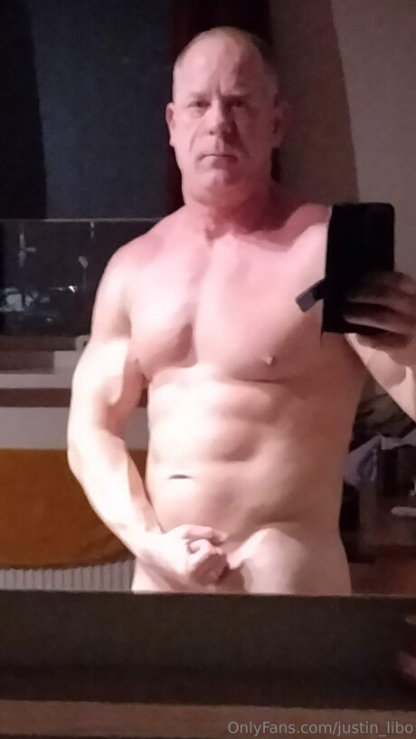 Foto di nudo di fuga di OnlyFans di Justin Libo