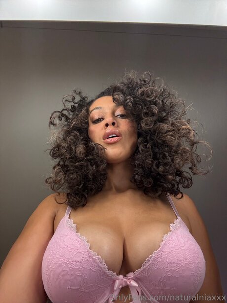 Foto di nudo di fuga di OnlyFans di Naturalniaxxx