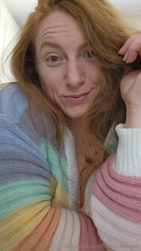 Foto di nudo di fuga di OnlyFans di Fitlittleredhead