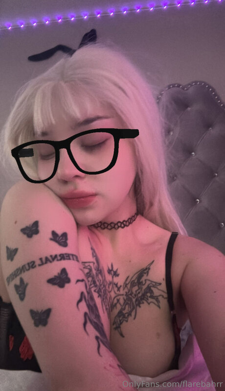 Foto di nudo di fuga di OnlyFans di Flarebahrr