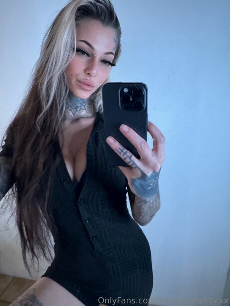 Foto di nudo di fuga di OnlyFans di Xx Vanyvanity Xx