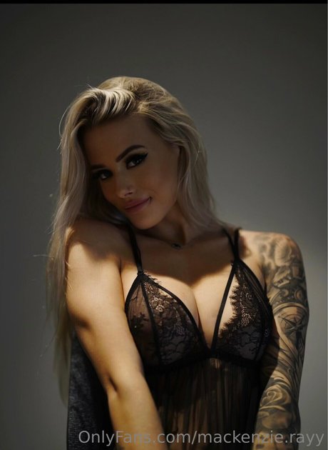 Foto di nudo di fuga di OnlyFans di Mackenzie Ray