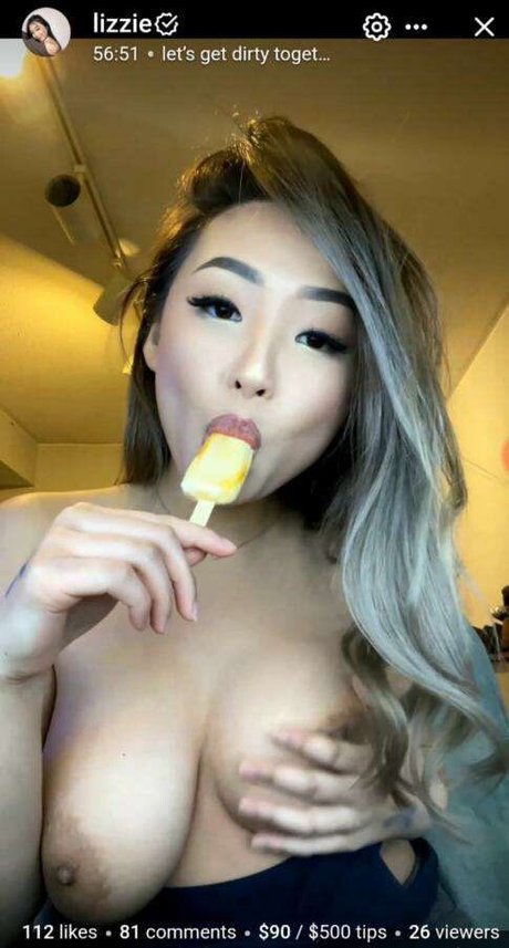 Foto di nudo di fuga di OnlyFans di Lizzie Vang