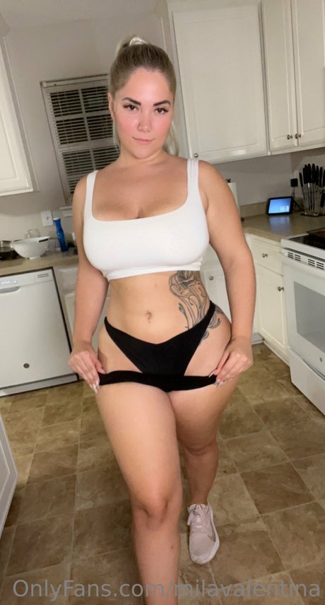 Foto di nudo di fuga di OnlyFans di Mila Valentina