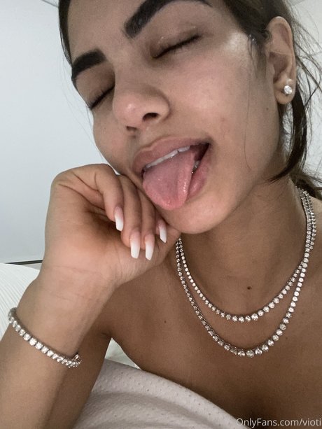 Foto di nudo di fuga di OnlyFans di Daniella Vioti
