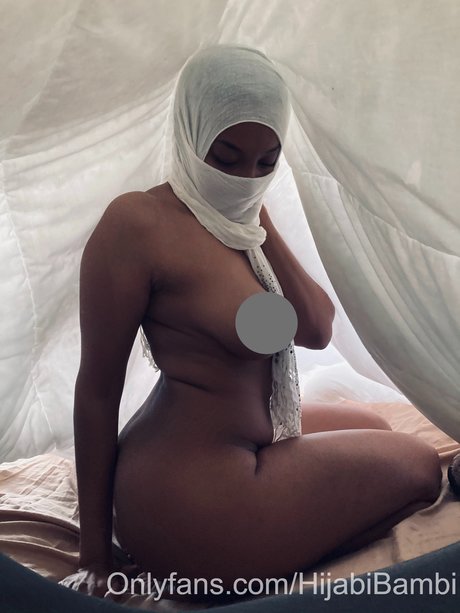 Foto di nudo di fuga di OnlyFans di Hijabi Bambi