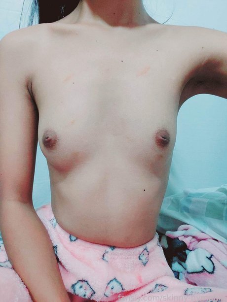 Foto di nudo di fuga di OnlyFans di Skinny Lala