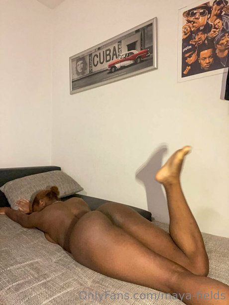 Foto di nudo di fuga di OnlyFans di Maya Fields