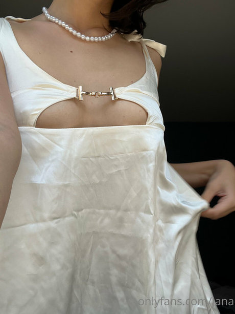 Foto di nudo di fuga di OnlyFans di Jana Soss