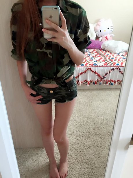 Foto di nudo di fuga di OnlyFans di Nancy Tran