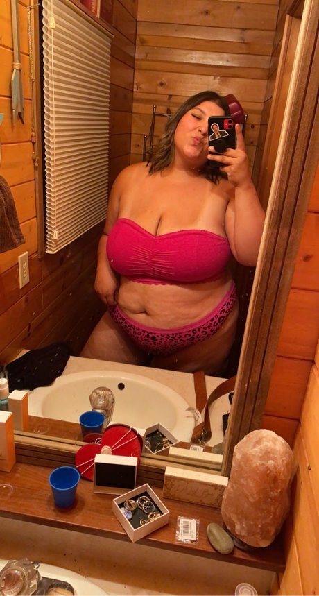 Foto di nudo di fuga di OnlyFans di Bbw Essence Xoxo