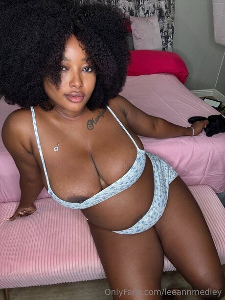 Foto di nudo di fuga di OnlyFans di Leeannmedley