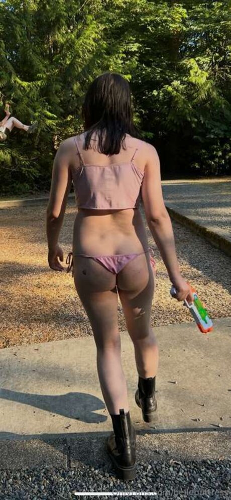 Foto di nudo di fuga di OnlyFans di Bellebuttress