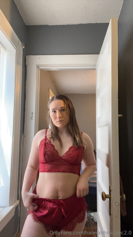 Foto di nudo di fuga di OnlyFans di Hannahhnicolec2 0