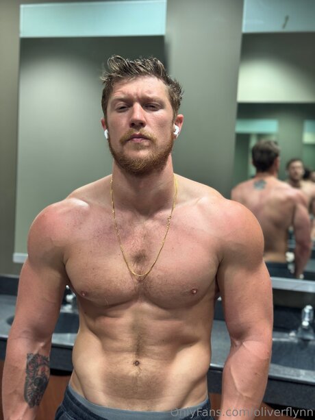 Foto di nudo di fuga di OnlyFans di Oliverflynn