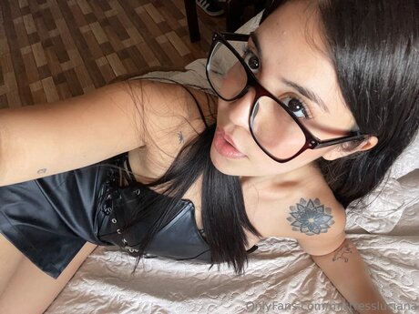 Foto di nudo di fuga di OnlyFans di Mistressluciana