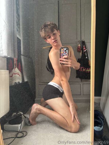 Levygoth69