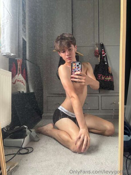 Levygoth69