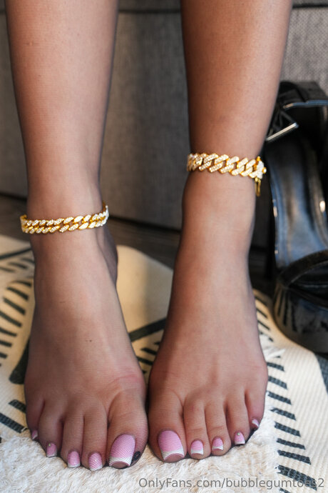 Bubblegumtoes2