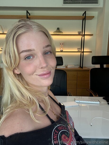 Foto di nudo di fuga di OnlyFans di Sillywithceline