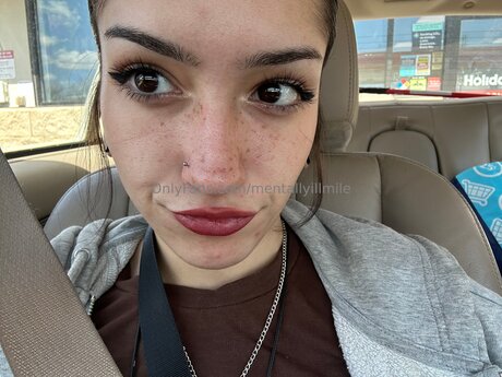 Foto di nudo di fuga di OnlyFans di Mentallyillmile