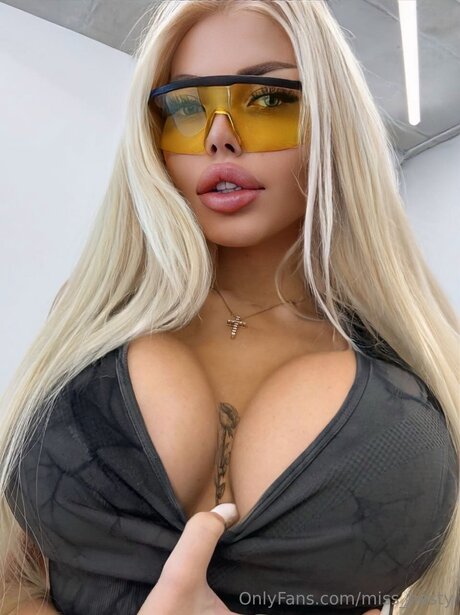 Foto di nudo di fuga di OnlyFans di Miss Nesty
