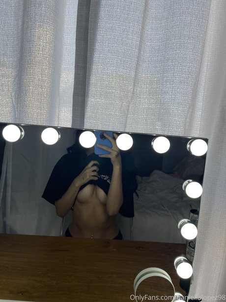 Foto di nudo di fuga di OnlyFans di Daniella Lopez