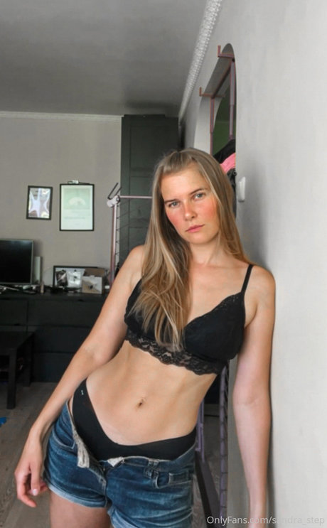 Foto di nudo di fuga di OnlyFans di Sandra