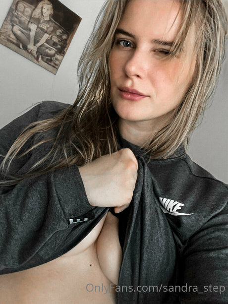 Foto di nudo di fuga di OnlyFans di Sandra