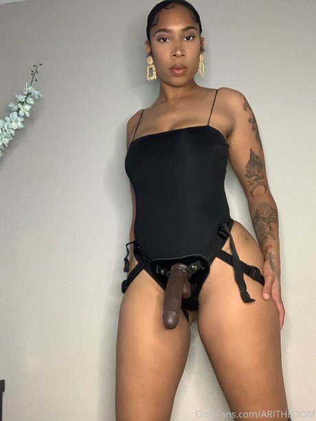 Foto di nudo di fuga di OnlyFans di Aritheamazon Ari T