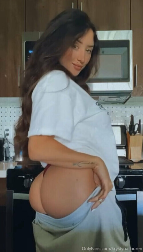 Foto di nudo di fuga di OnlyFans di Krystyna Lauren