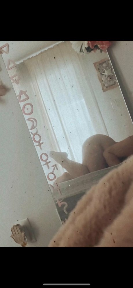 Foto di nudo di fuga di OnlyFans di Mimiko Divine