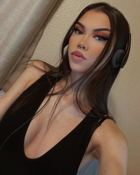 Foto di nudo di fuga di OnlyFans di Tia Nguyen