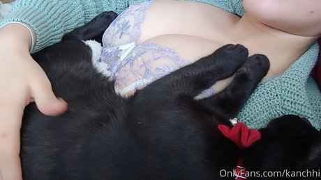 Foto di nudo di fuga di OnlyFans di Kanchhi