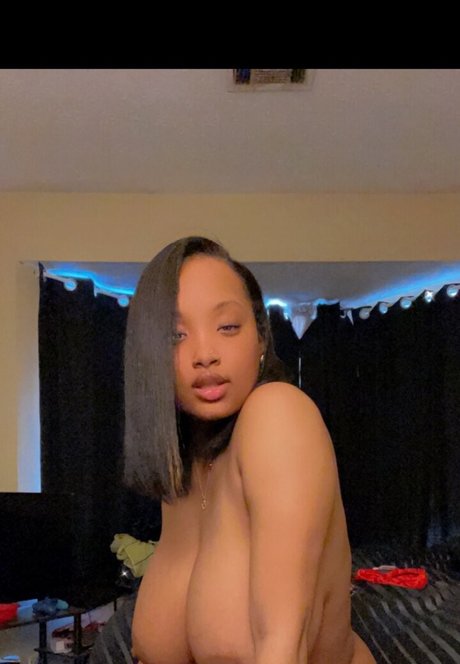 Foto di nudo di fuga di OnlyFans di Kaycouture Stalli